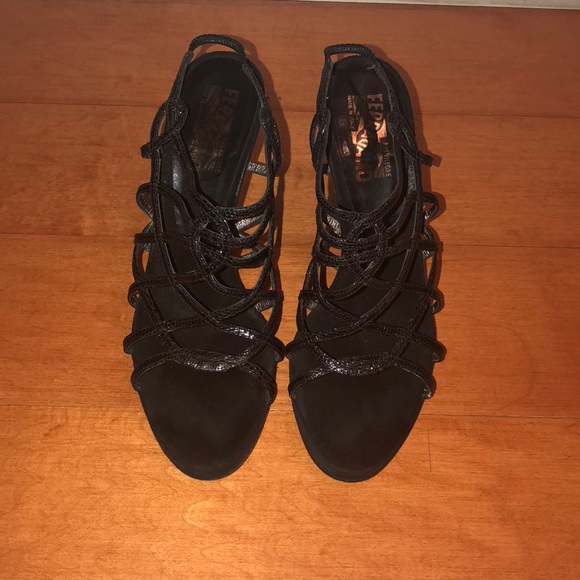 Beautiful Salvatore Ferragamo Wedge Sandal! - Picture 3 of 8